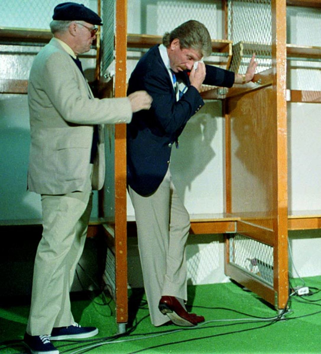 1989-mike-schmidt-richie-ashburn.jpg